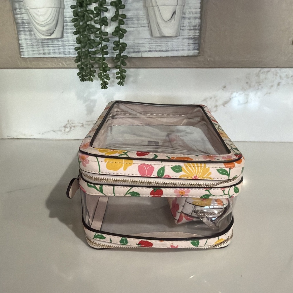Kate Spade Strawberry Garden Travel Cosmetic Set Pink Multi - Picture 2 of 8